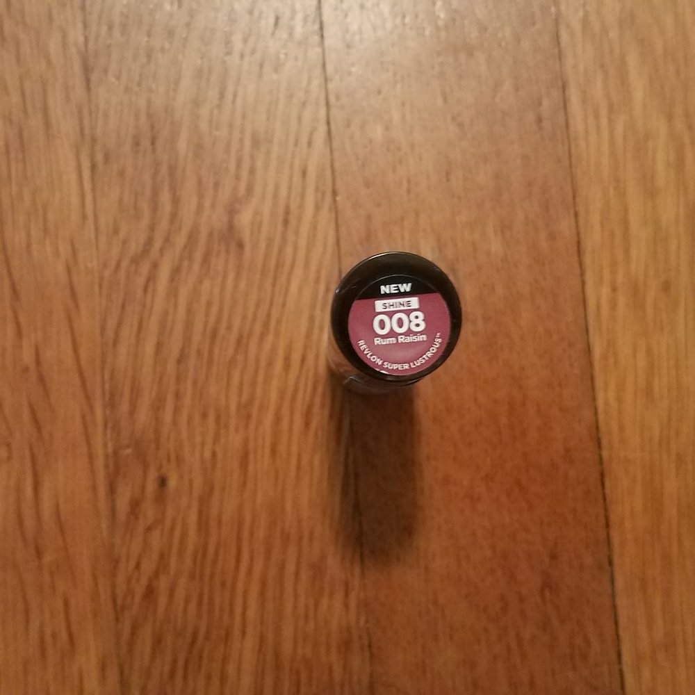 New Revlon RUM RAISIN Super Lustrous Glass Shine Lipstick 008